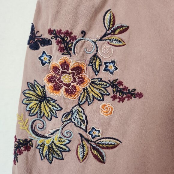 Sundance Vivant Floral Embroidered Cargo Ankle-Zip Cropped Pant Zip Pocket Lilac - Picture 5 of 11